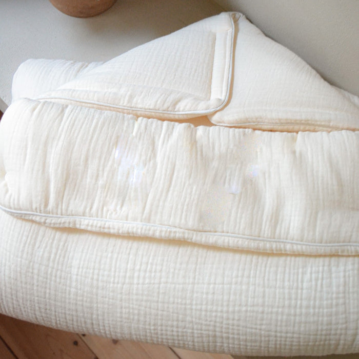 Charlie Cream Sleeping Nest
