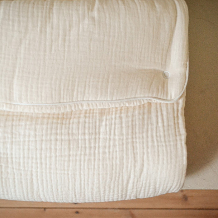Charlie Cream Sleeping Nest