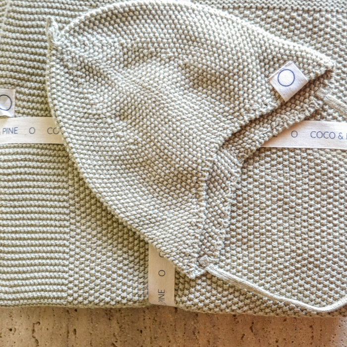 Knitted new born hat Olive
