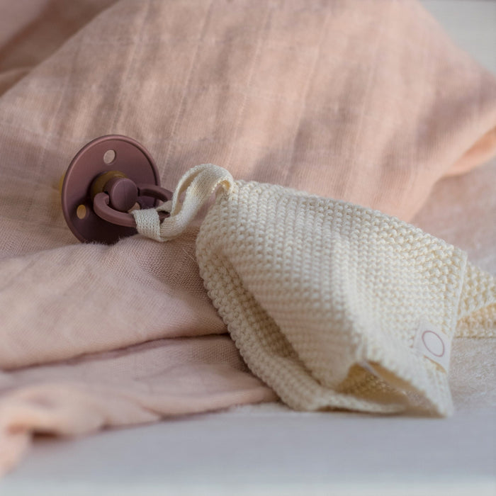 Knitted pacifier hanger off white
