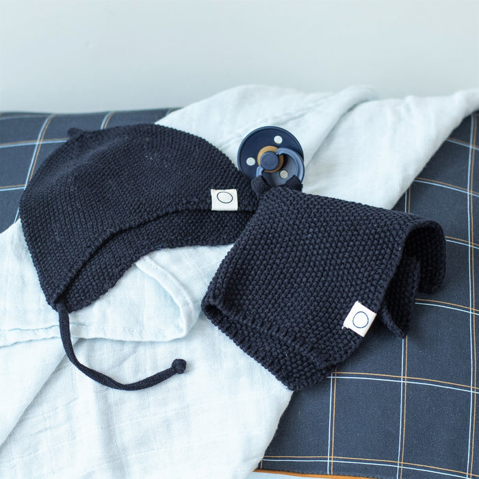 Knitted new born hat Navy