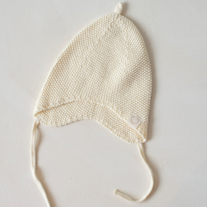 Knitted new born hat Off white