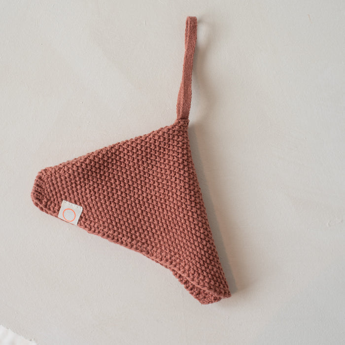 Knitted pacifier hanger Terracotta
