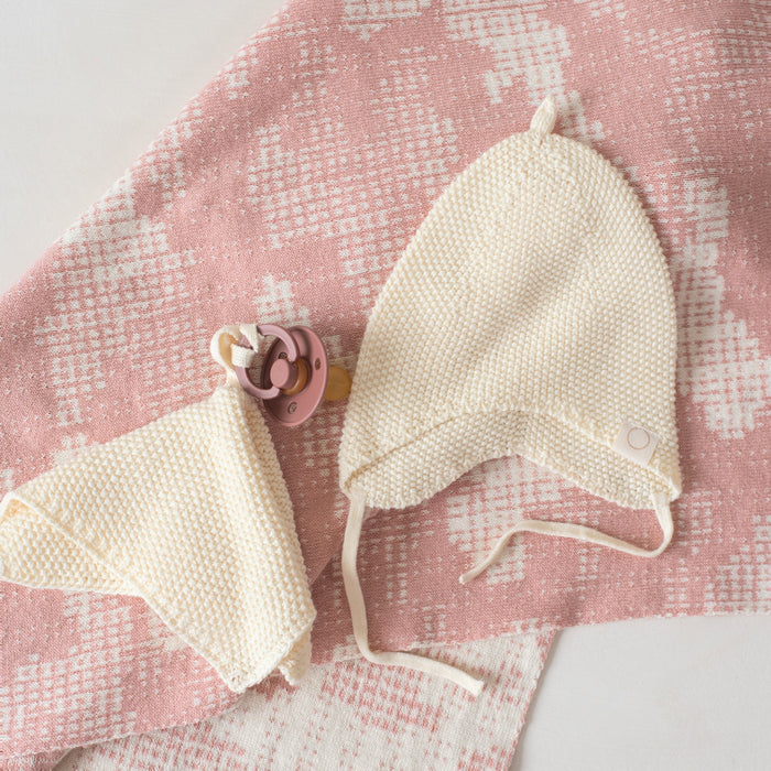 Knitted new born hat Off white